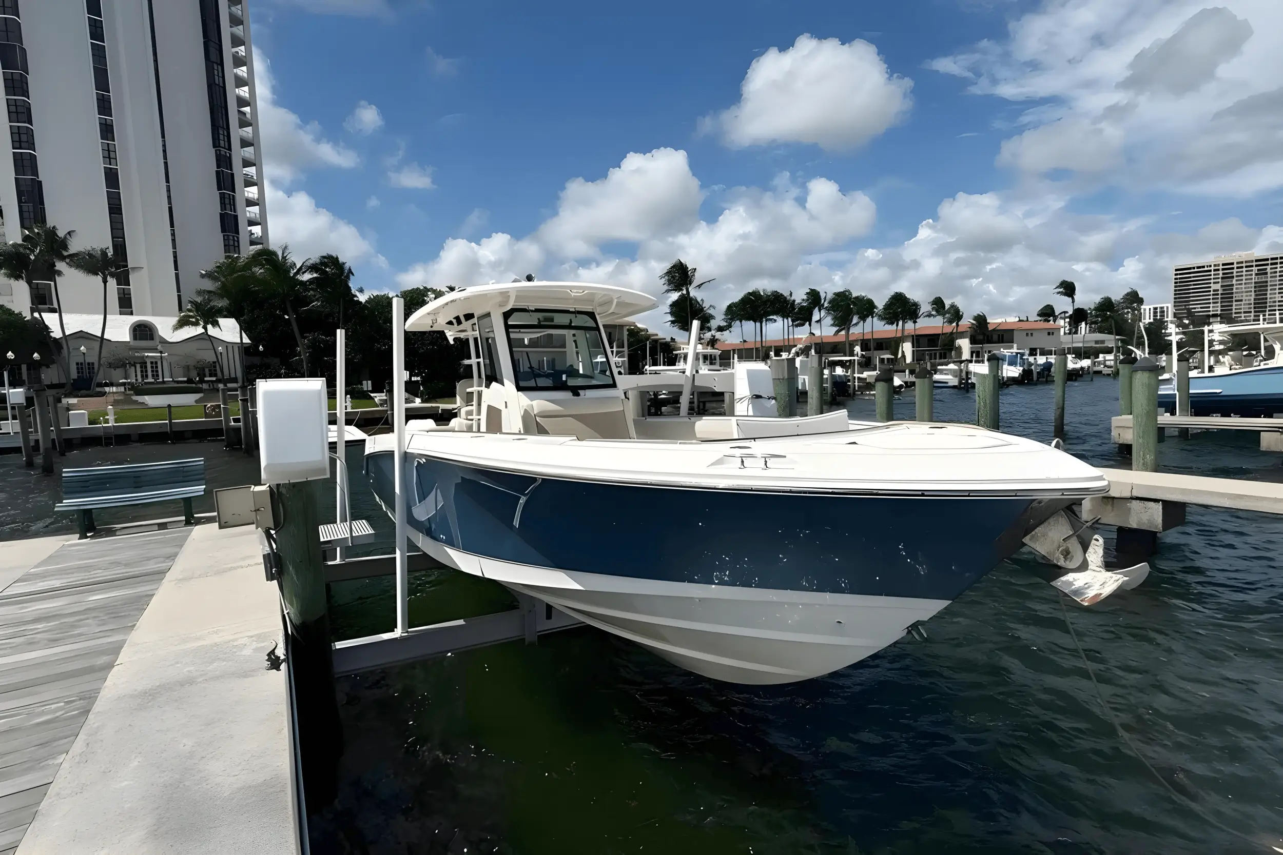 Livo Boats Miami 2016 Boston Whaler 330 Outrage